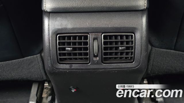 Toyota Camry 2.5 XLE 2017 — фото 19