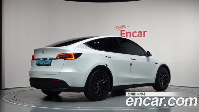 Tesla Model Y Standard Range RWD 2021 — фото 2