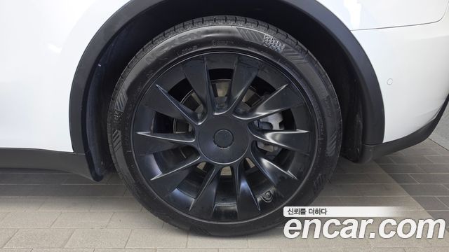 Tesla Model Y Standard Range RWD 2021 — фото 21