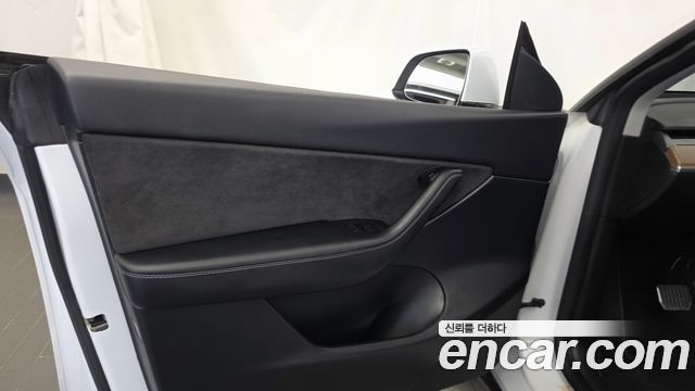 Tesla Model Y Standard Range RWD 2021 — фото 24