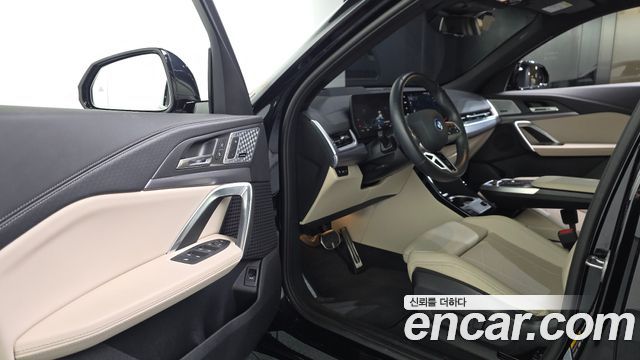 BMW iX2 (U10) eDrive 20 M Sport 2024 — фото 10