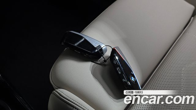 BMW iX2 (U10) eDrive 20 M Sport 2024 — фото 36