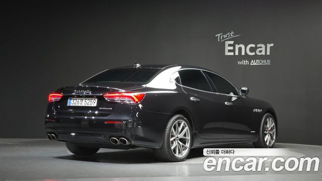 Maserati Quattroporte 3.0 Diesel Granlusso 2018 — фото 2