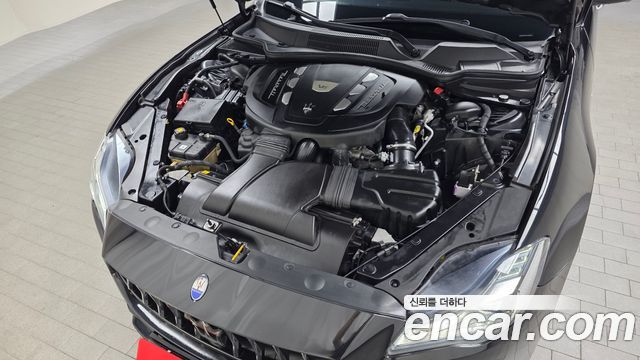 Maserati Quattroporte 3.0 Diesel Granlusso 2018 — фото 6