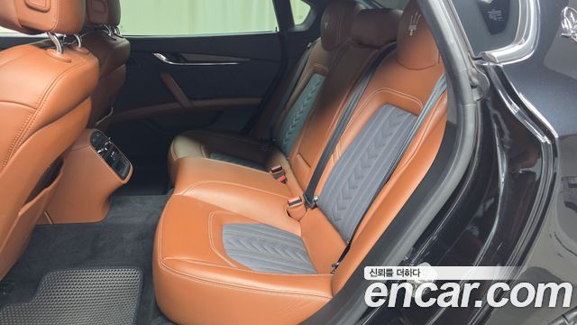 Maserati Quattroporte 3.0 Diesel Granlusso 2018 — фото 26