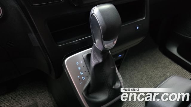 Hyundai Staria Cargo 3-Seater Modern 2024 — фото 9