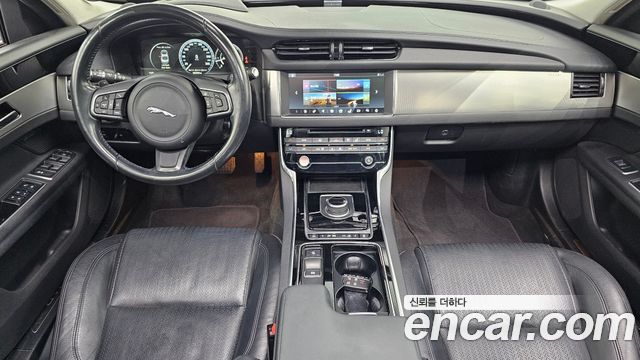 Jaguar XF (X260) 20d Prestige 2017 — фото 7