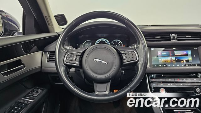 Jaguar XF (X260) 20d Prestige 2017 — фото 12