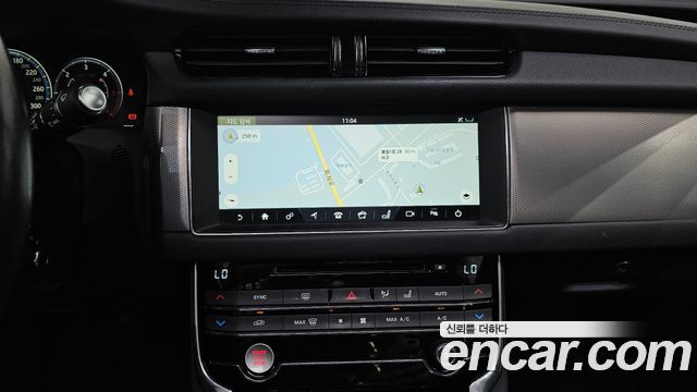 Jaguar XF (X260) 20d Prestige 2017 — фото 13