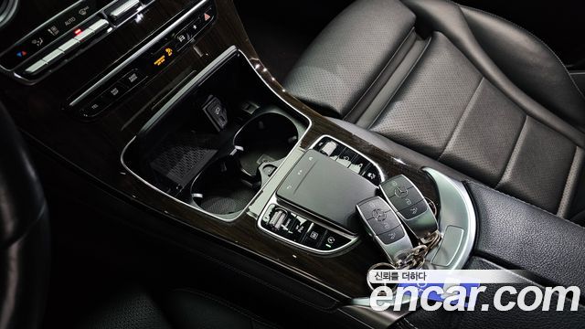 Mercedes-Benz GLC-Class (X253) GLC300 4MATIC 2020 — фото 16
