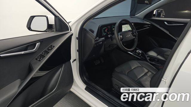 Kia Niro Prestige 2024 — фото 11