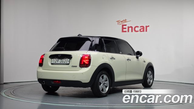 MINI Cooper 5door Find Leather Edition 3rd 2019 — фото 2