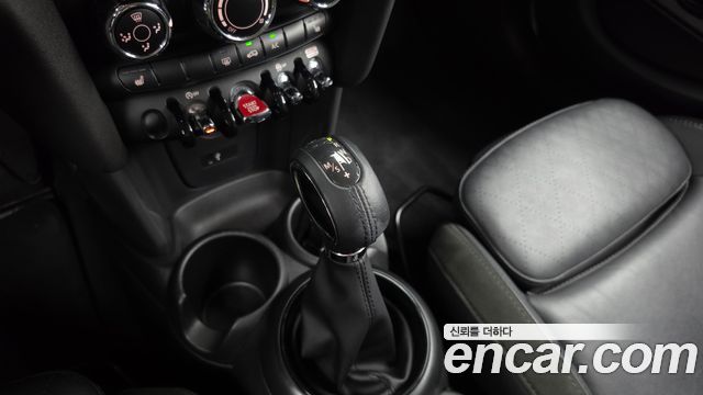 MINI Cooper 5door Find Leather Edition 3rd 2019 — фото 9