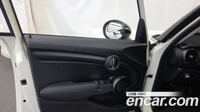 MINI Cooper 5door Find Leather Edition 3rd 2019 — фото 24
