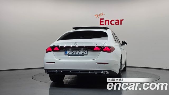 Mercedes-Benz E-Class (W214) E220d 4MATIC Exclusive 2024 — фото 4