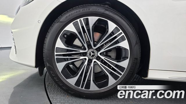 Mercedes-Benz E-Class (W214) E220d 4MATIC Exclusive 2024 — фото 5