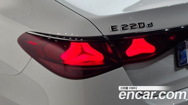 Mercedes-Benz E-Class (W214) E220d 4MATIC Exclusive 2024 — фото 23
