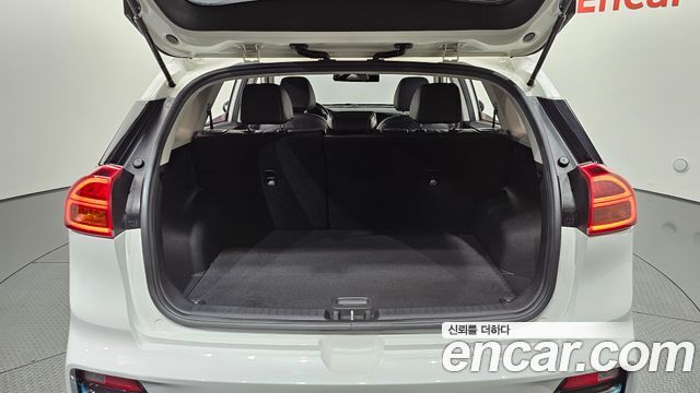 Kia Niro EV Prestige 2022 — фото 18