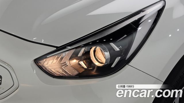 Kia Niro EV Prestige 2022 — фото 22