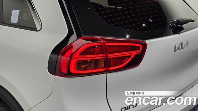 Kia Niro EV Prestige 2022 — фото 23