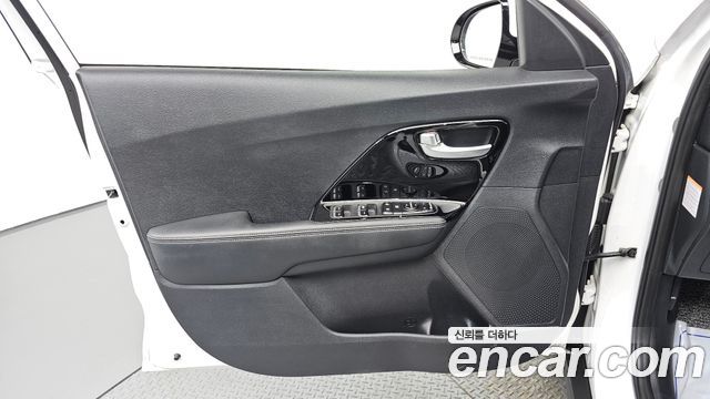 Kia Niro EV Prestige 2022 — фото 24