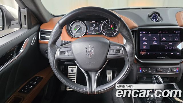 Maserati Ghibli 2.0 Gransport 3rd 2021 — фото 14