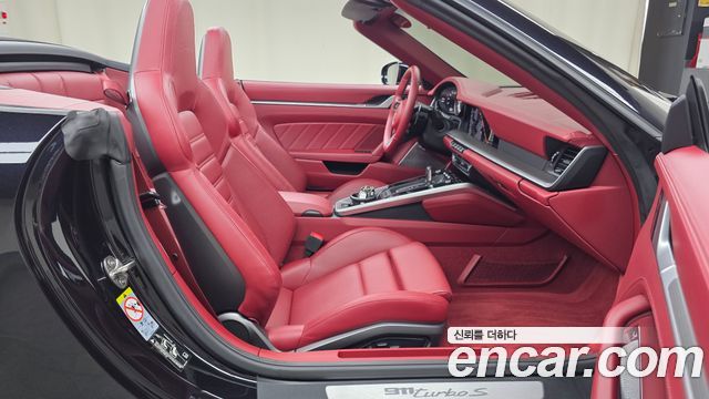 Porsche 911 (992) Turbo S Cabriolet 2021 — фото 15