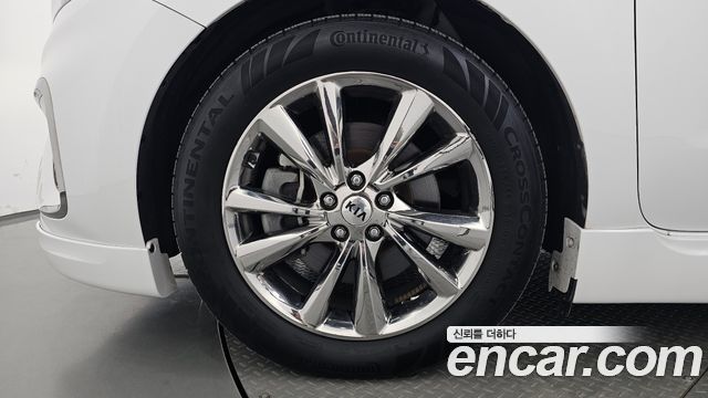 Kia Carnival 9-Seater Hi-Limousine Prestige 2019 — фото 5
