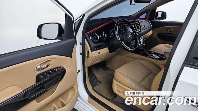Kia Carnival 9-Seater Hi-Limousine Prestige 2019 — фото 10