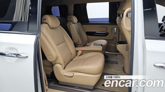 Kia Carnival 9-Seater Hi-Limousine Prestige 2019 — фото 12