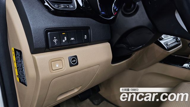 Kia Carnival 9-Seater Hi-Limousine Prestige 2019 — фото 16
