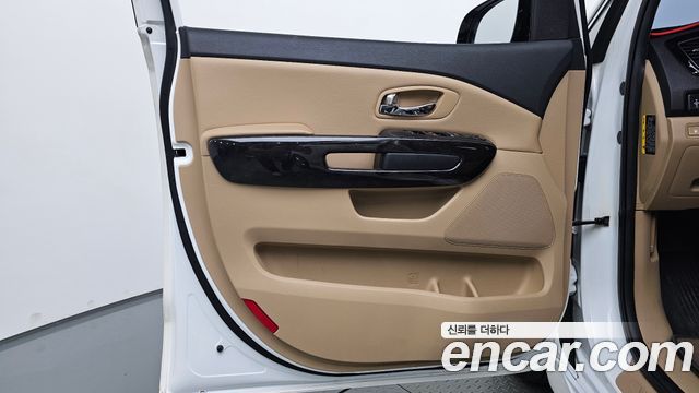 Kia Carnival 9-Seater Hi-Limousine Prestige 2019 — фото 24