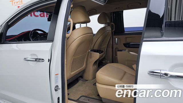 Kia Carnival 9-Seater Hi-Limousine Prestige 2019 — фото 26