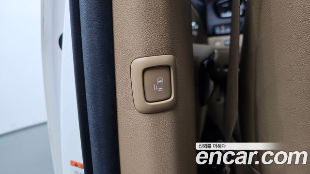 Kia Carnival 9-Seater Hi-Limousine Prestige 2019 — фото 34