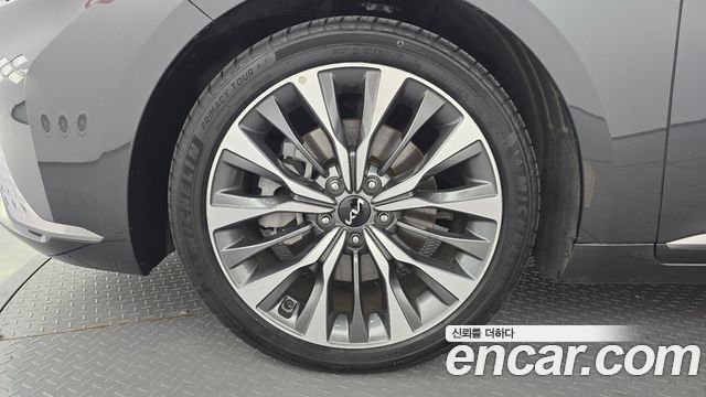 Kia K8 2.5 Gasoline 2WD Noblesse 2022 — фото 5
