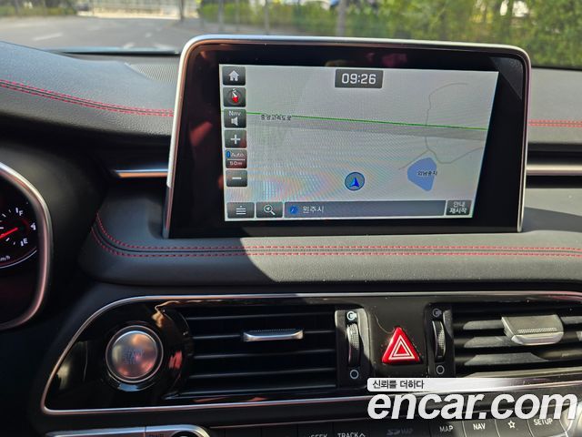 Genesis G70 2.0T Sport Package 2019 — фото 13