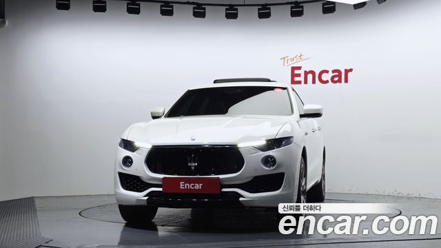 Maserati Levante 3.0 Diesel AWD Sport 2017 — фото 3