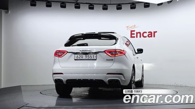 Maserati Levante 3.0 Diesel AWD Sport 2017 — фото 4