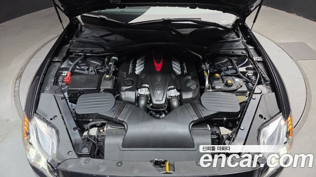 Maserati Quattroporte GTS 3.8 V8 2014 — фото 6