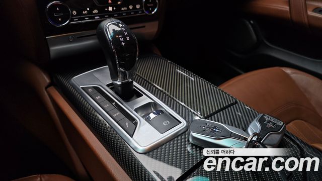 Maserati Quattroporte GTS 3.8 V8 2014 — фото 9