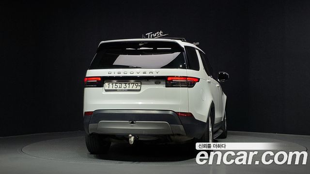 Land Rover Discovery 5 2.0 SD4 SE 2019 — фото 4