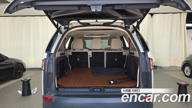 Land Rover Discovery 5 2.0 SD4 SE 2019 — фото 20
