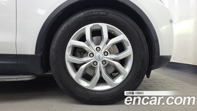 Land Rover Discovery 5 2.0 SD4 SE 2019 — фото 21