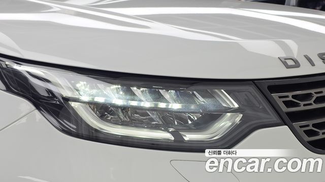 Land Rover Discovery 5 2.0 SD4 SE 2019 — фото 22