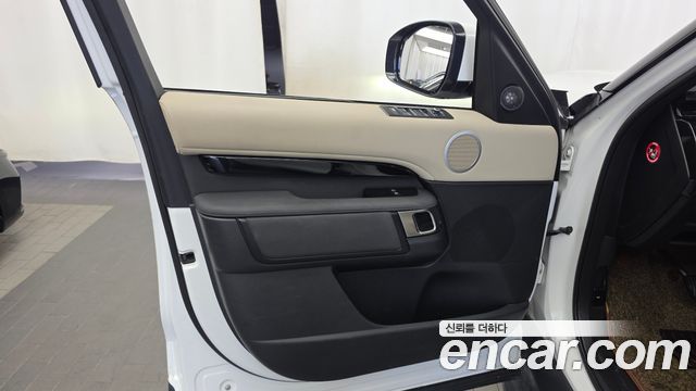 Land Rover Discovery 5 2.0 SD4 SE 2019 — фото 24