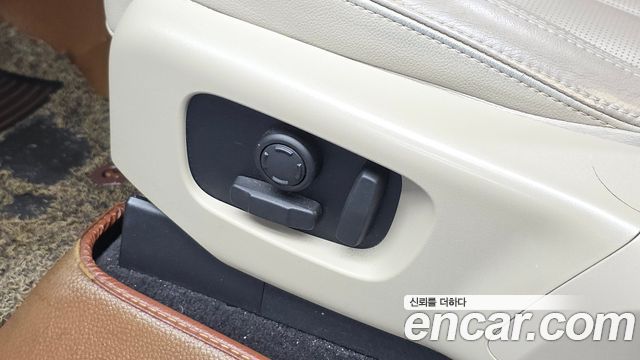 Land Rover Discovery 5 2.0 SD4 SE 2019 — фото 32