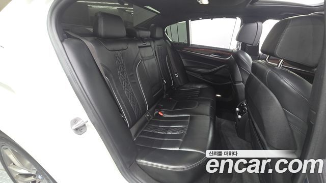 BMW 5 Series (G30) 530i xDrive M Sport Package Plus 2018 — фото 11