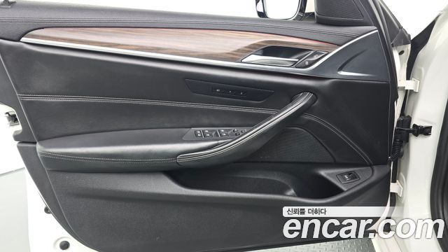 BMW 5 Series (G30) 530i xDrive M Sport Package Plus 2018 — фото 24