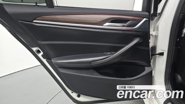BMW 5 Series (G30) 530i xDrive M Sport Package Plus 2018 — фото 25