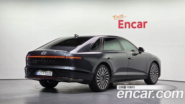 Hyundai Grandeur (GN7) 2,5 Gasoline 2WD Calligraphy 2024 — фото 2
